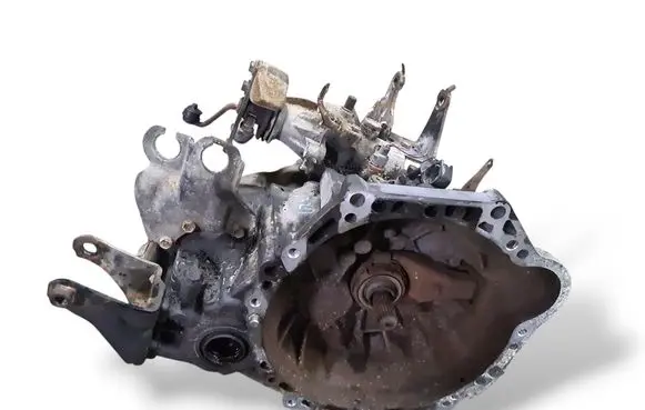 Toyota Corolla E120 E130 Manual 5 speed gearbox Z20718739