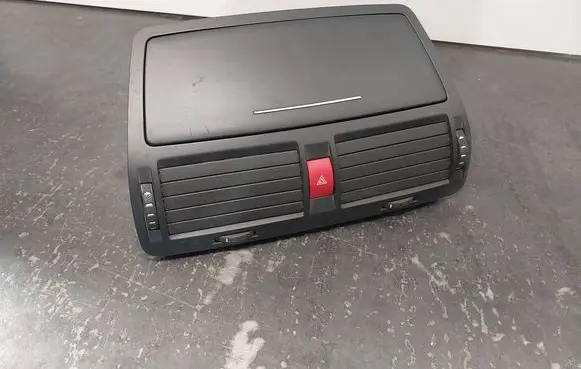 Skoda Octavia Mk2 (1Z) Dash center air vent grill 1Z0820951