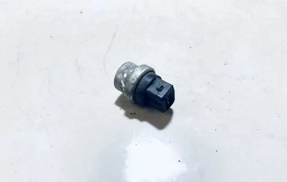 Volkswagen Golf IV Coolant temperature sensor 1h0959625