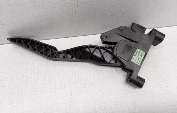 Opel Zafira A Accelerator throttle pedal 0281002298 90581208AQ
