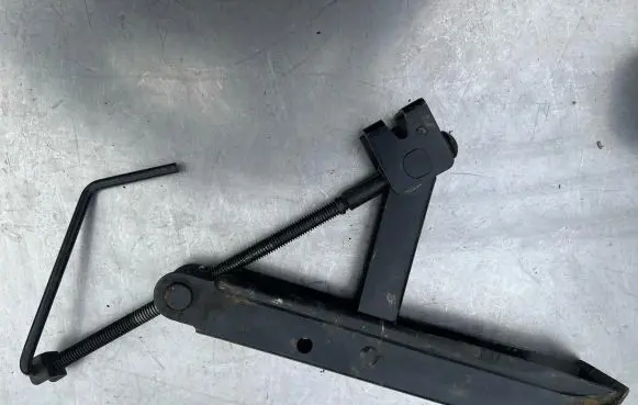 Opel Astra J Lift Jack 90473040
