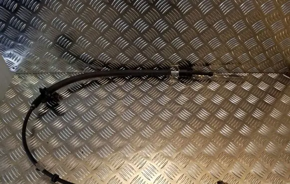 Gear shift cable linkage