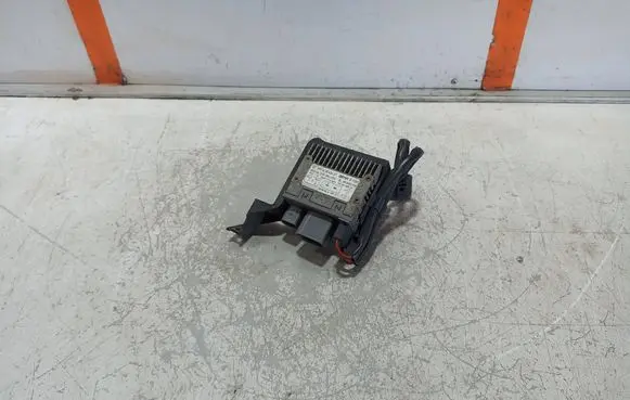 Porsche Cayman 987 Coolant fan relay 99761843601