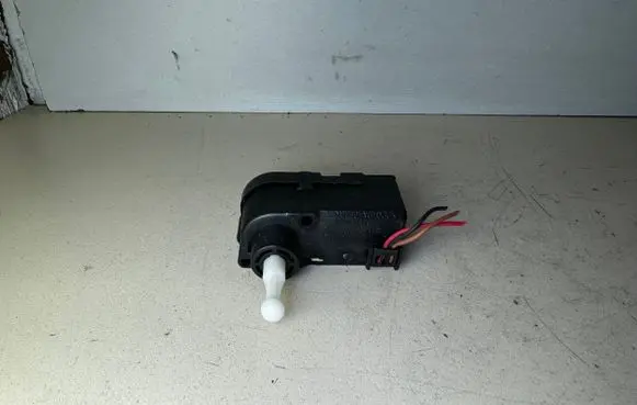 Volvo S80 Headlight level adjustment motor 0307853322