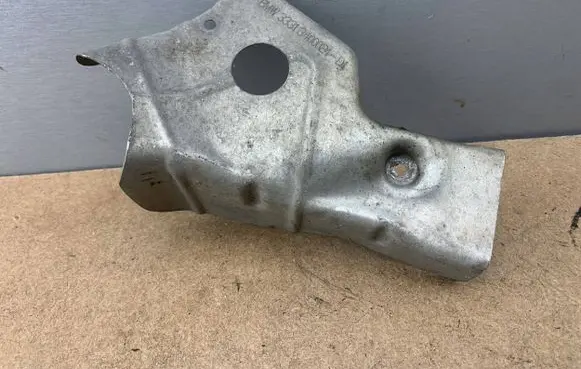 BMW X3 E83 Heat shield in engine bay 33313400024 3400024