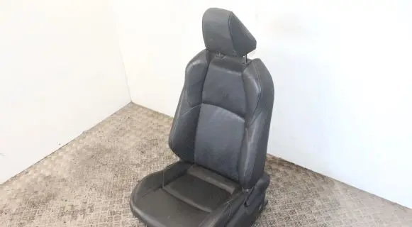 Toyota C-HR I Front driver seat 