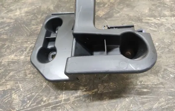 Opel Mokka B Rear bumper mounting bracket 9835230480
