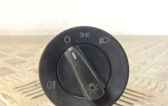 Volkswagen PASSAT B5 Light switch 1C0941531 04052030