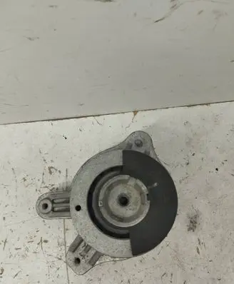 Mercedes-Benz C W205 Engine mount bracket A2052407700 ZGS001