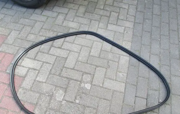 Ford Kuga I Rubber seal loading door 