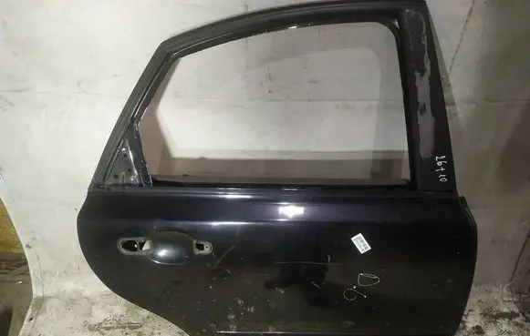 Volvo S40 Rear door juodos
