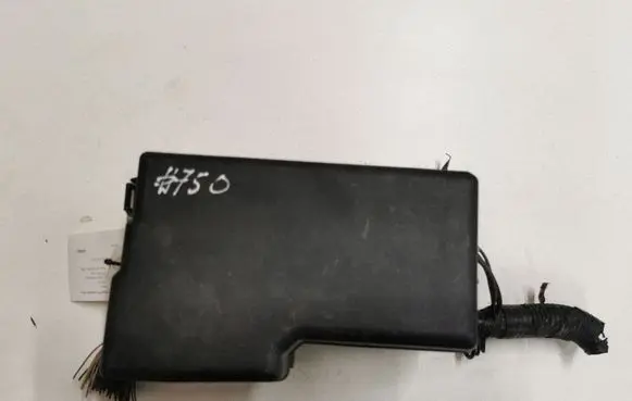 Mazda 5 Fuse module C23566760 8797YA1 K7005