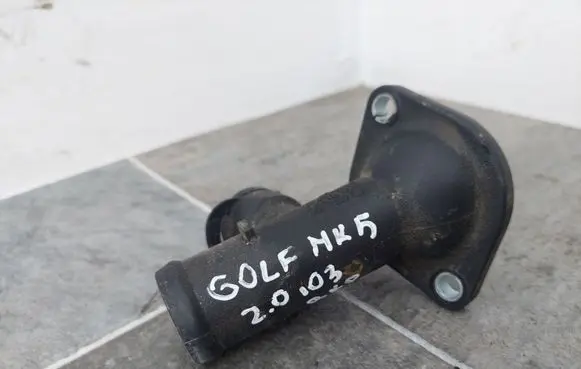 Volkswagen Golf V Engine coolant pipe/hose 03G121121D
