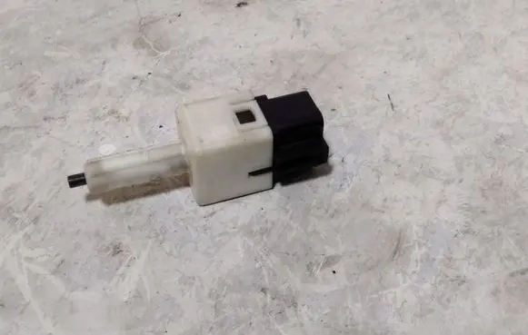 Honda CR-V Brake pedal sensor switch M28988