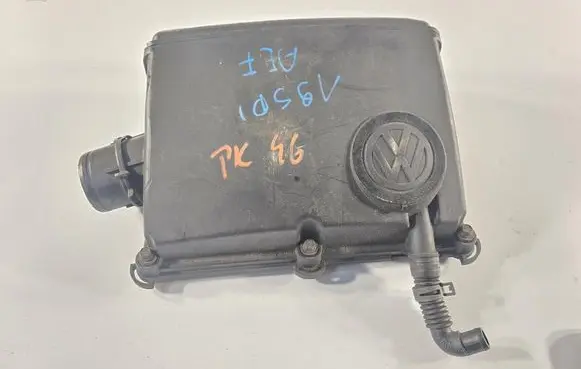 Volkswagen Polo III 6N 6N2 6NF Air filter box 028129037