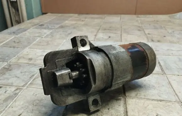 Mazda 6 Starter motor M000T90981