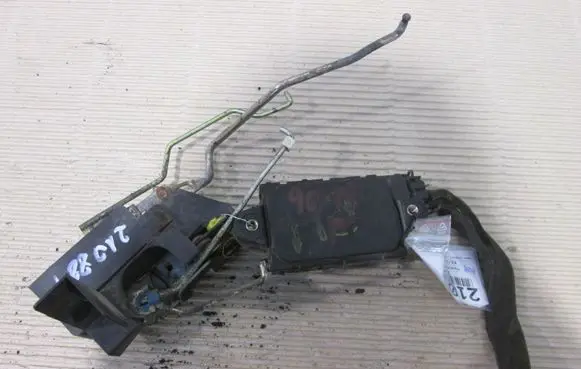 Hyundai Elantra Front door lock