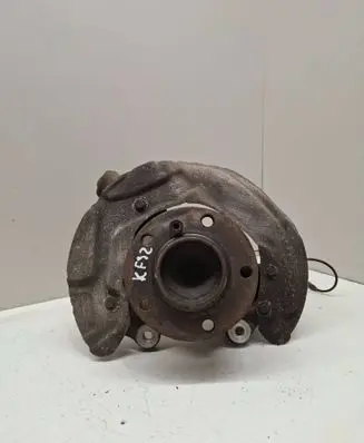 BMW 4 F32 F33 Front wheel hub 19878810
