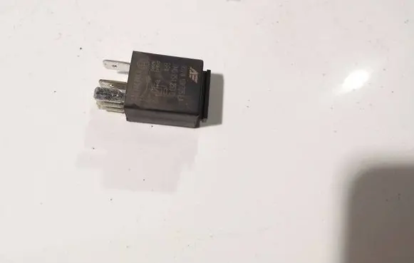 Audi A3 S3 8P Other relay 7M0951253C