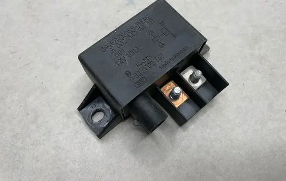Mercedes-Benz E W211 Charging relay A0025426419