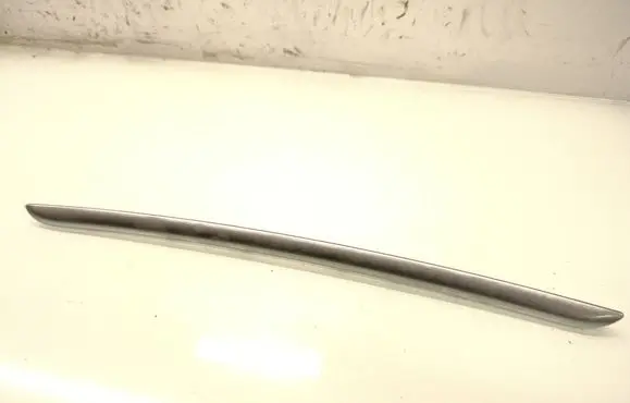 Mercedes-Benz ML W164 Dashboard glove box trim A1646830170