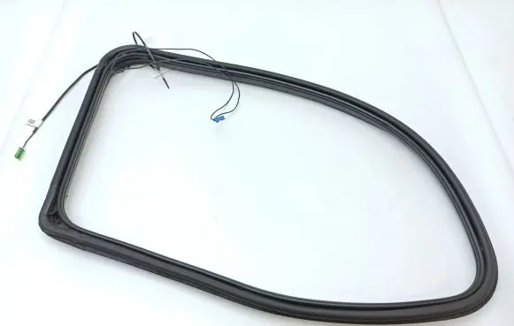 Mercedes-Benz R W251 Rear side glass trim A2516702339 77672009 A2517680124