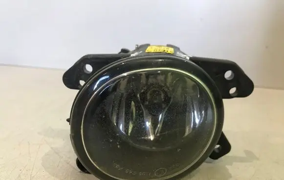 Mercedes-Benz CLS C219 Front fog light A2518200856 0305076002