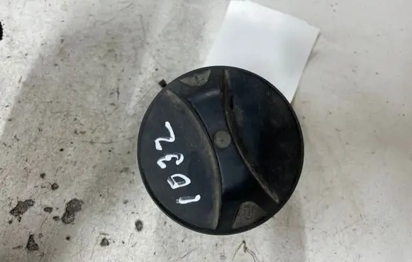 Mitsubishi Pajero Fuel tank filler cap 
