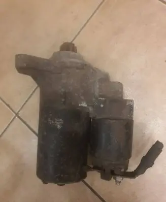 Volkswagen Golf IV Starter motor 020911023F