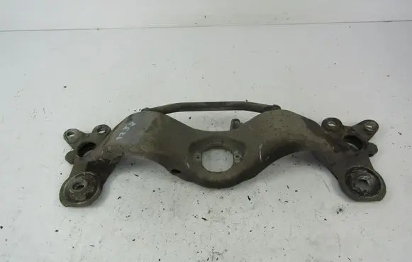 Audi A4 S4 B7 8E 8H Gearbox mounting bracket 