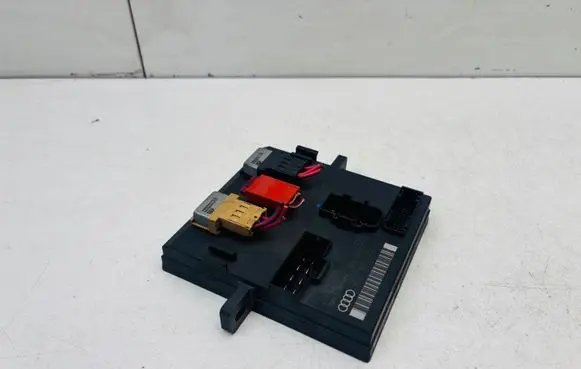 Audi A4 S4 B6 8E 8H Comfort/convenience module 8E0907279E