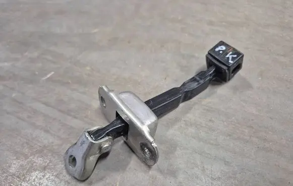 Mitsubishi L200 Front door check strap stopper 