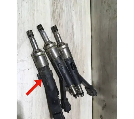 Citroen C3 Fuel injector 9822715988