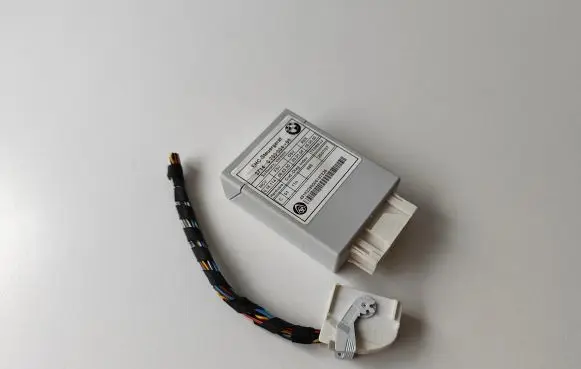 BMW 5 E60 E61 Air suspension control unit module (rear) 3714676983401 6769834 37146769834