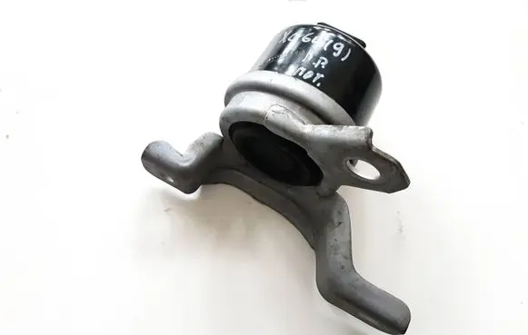 Volvo XC60 Engine mount bracket 31330135 F7008000