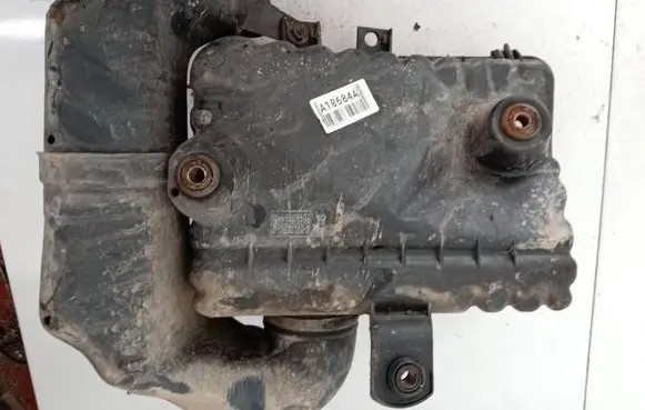 Opel Frontera B Air filter box 8971389622