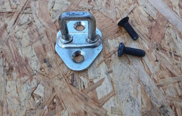 Fiat Freemont Loading door lock loop/hook striker 3512