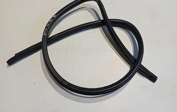 Toyota Yaris Front door rubber seal