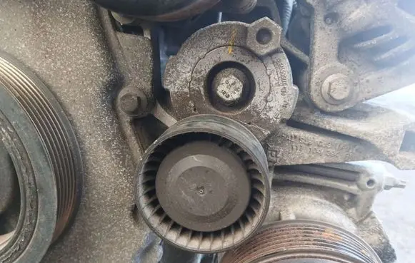 Nissan Micra K14 Generator/alternator belt tensioner 117506193R