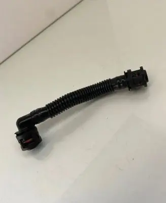 Ford Focus Breather hose/pipe CM5G6758BC