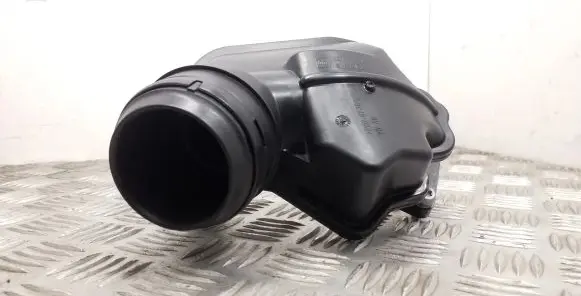 Audi Q3 F3 Turbo air intake inlet pipe/hose 05E129654B