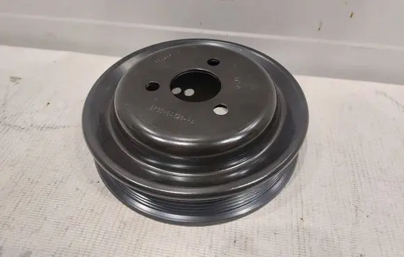 Ford Mustang VI Water pump pulley BR3E8A528HA BR3Z8509HA