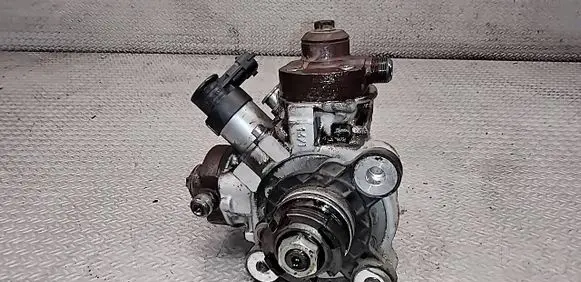 Volvo V60 Fuel injection high pressure pump 0445010681 31372081
