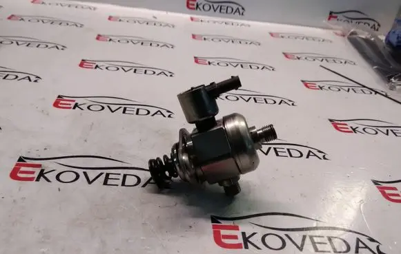BMW M4 F82 F83 Fuel injection high pressure pump 7847204