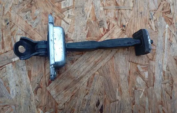 Hyundai i30 Front door check strap stopper 