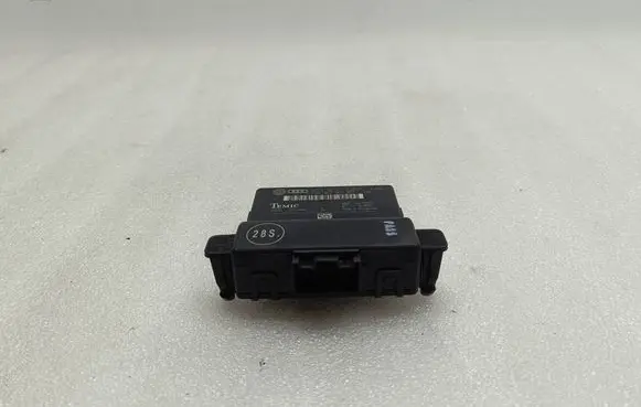 Volkswagen Golf V Gateway control module 1K0907530F 1K0907951