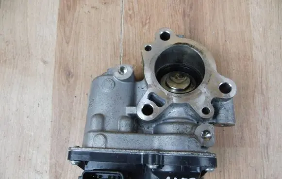 Nissan X-Trail T32 EGR valve 147100361R 147106889R 6081401500