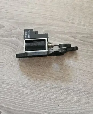 BMW X5 E70 Glove box lock 70P1367 07101AF