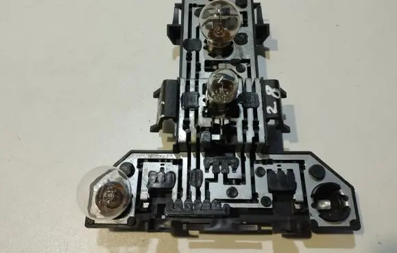 Volkswagen Golf IV Tail light bulb cover holder 1J6945257