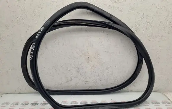Seat Toledo III (5P) Rear door rubber seal (on body) 5P0867367D